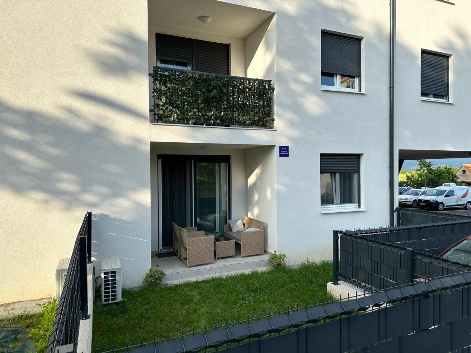 Studio Apartman Apollonia Sinj Zewnętrze zdjęcie
