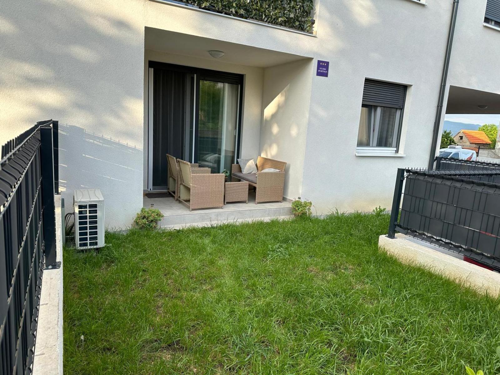 Studio Apartman Apollonia Sinj Zewnętrze zdjęcie